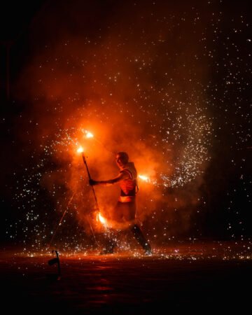 🍽️ Dinner & Fire Show